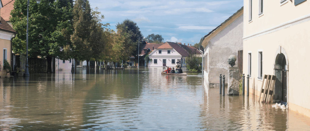 Wenn das Wasser kommt – So schützt du Haus und Hab und Gut vor Überschwemmungen