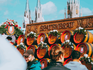 Hitzerekord zur Wiesn 2025: Besucher kämpfen mit 30 Grad beim Auftakt Hitzerekord zur Wiesn 2025: Besucher kämpfen mit 30 Grad beim Auftakt