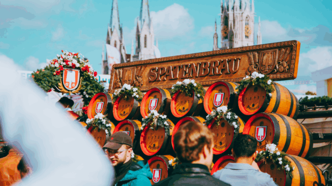 cmg_symbolbilder_ - 2025-09-22T121744.607 Oktoberfest (über Bastian Riccardi)