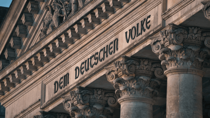 Bundestag (über Kamyq)
