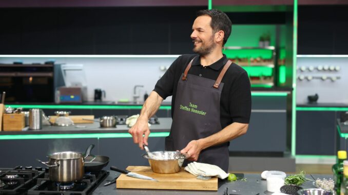 Steffen Henssler ist neuer Coach bei "The Taste" Steffen Henssler (über Joyn /Benedikt Müller)