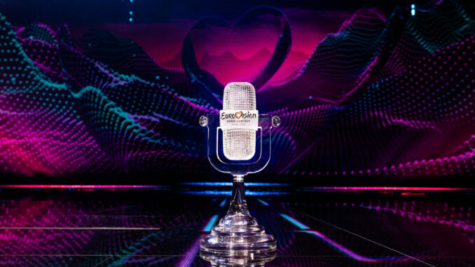 ESC-Trophäe (über Corinne Cumming/EBU)