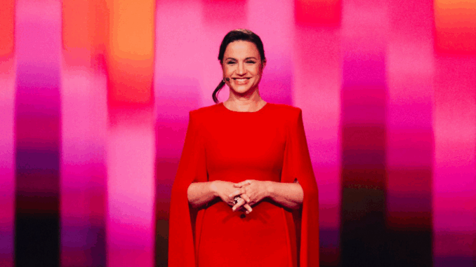 Petra Mede (über Sarah Louise Bennett/EBU/68. Eurovision Song Contest)