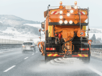Winterdienst im Einsatz: Warum bei Glätte Vorsicht und Mithilfe besonders wichtig sind