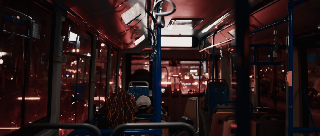 ÖPNV 2025: Fahrgastzahlen im Nahverkehr stagnieren – Fernbus mit starkem Plus