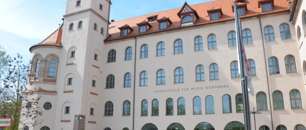 Nürnberger Musikhochschule ohne Präsidenten: Aufarbeitung der “Vorkommnisse” angekündigt