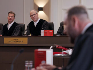 „Der Prozess seines Lebens”: Richter Alexander Hold kehrt mit Prime-Time-Film zu SAT.1 zurück