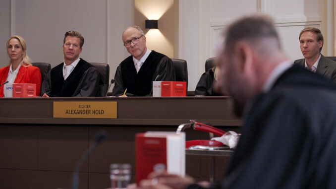 „Der Prozess seines Lebens”: Richter Alexander Hold kehrt mit Prime-Time-Film zu SAT.1 zurück